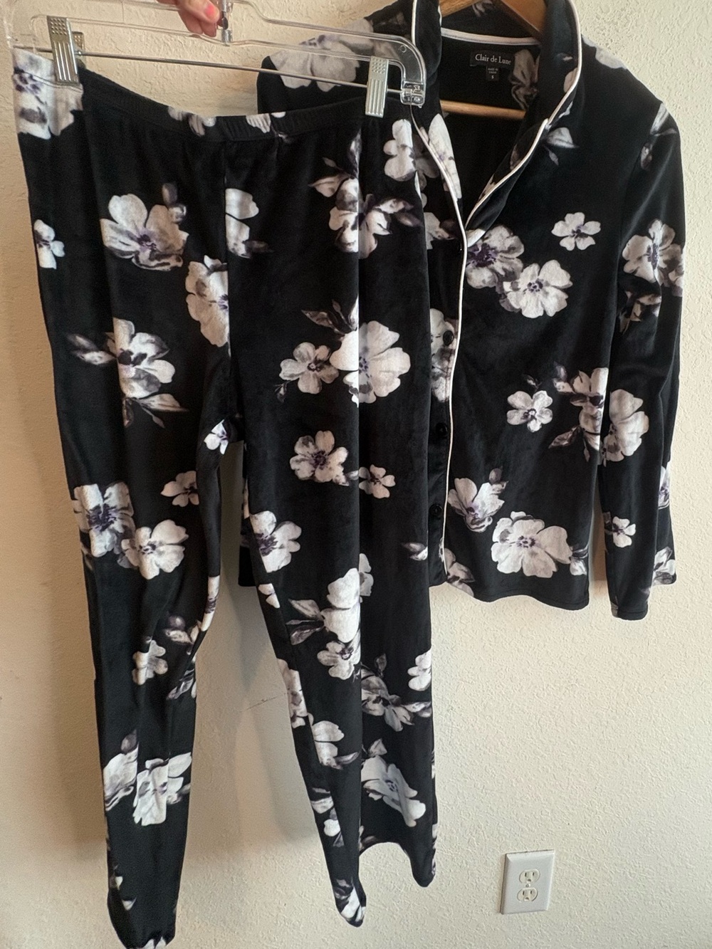 Claire de Lune Black Floral  Pajama Set Small